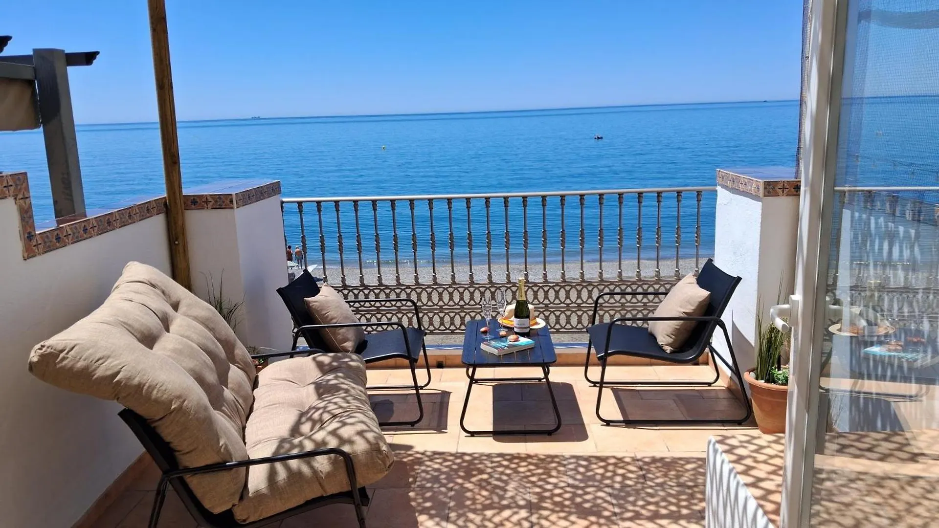 Retiro De Playa Your Beachfront Getaway ألغاروبو - كوستا