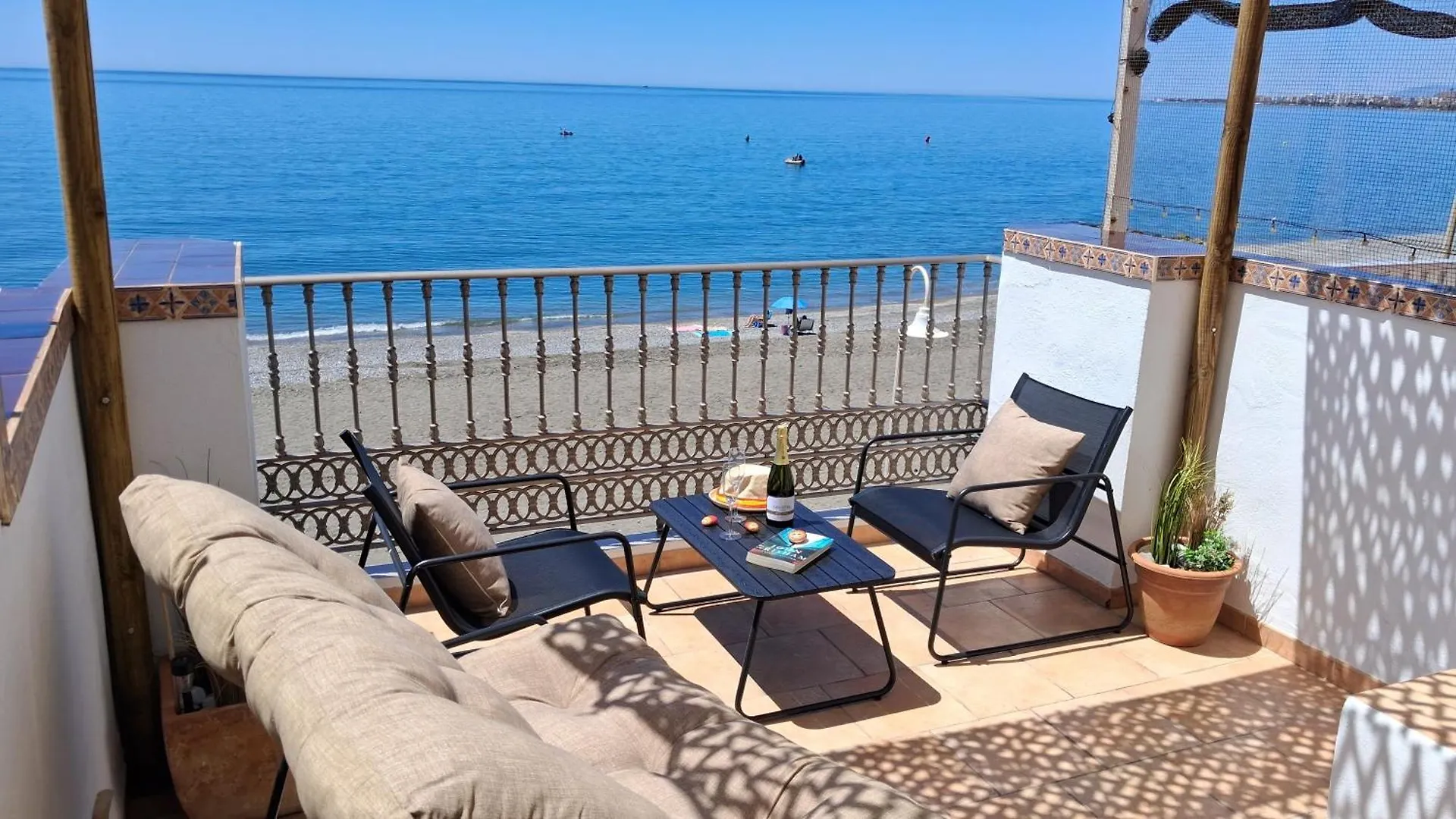 Retiro De Playa Your Beachfront Getaway ألغاروبو - كوستا